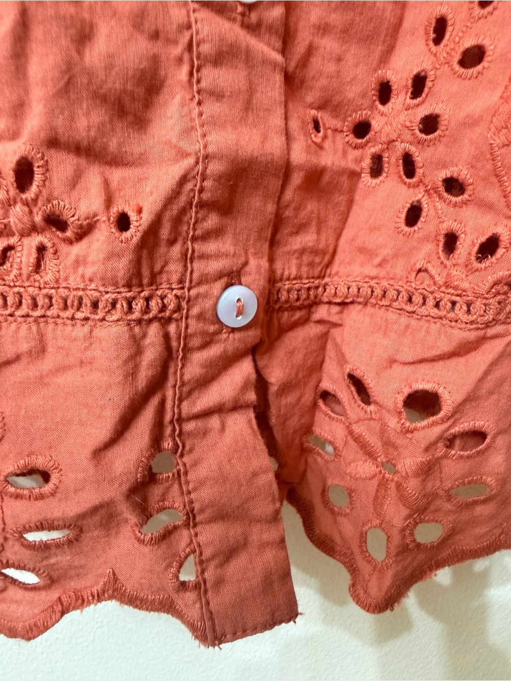 Anthropologie M Eyelet Broderie Button Back Blouse Coral Boho Ruffle Feminine - Picture 9 of 11